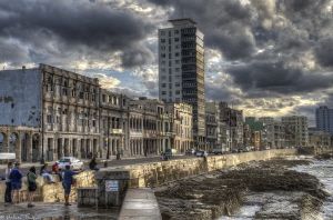 El Malecon(la Havana) by Mathieu Foulquié 